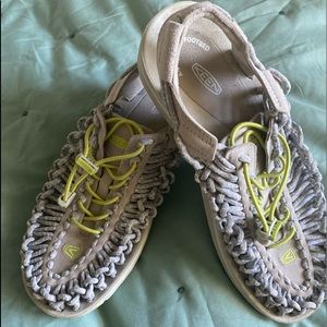 Keen woman 8 1/2 m sandals